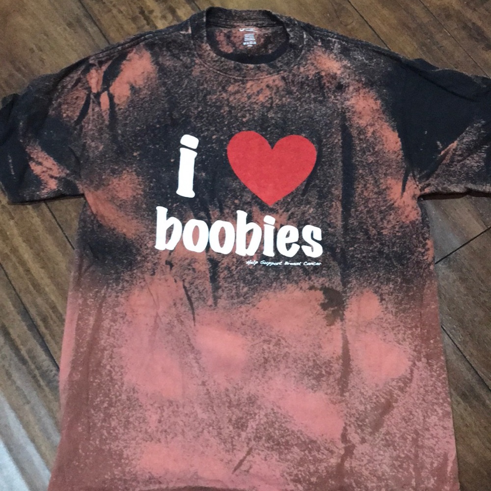 Vintage I ❤️ Love Boobies Breast Cancer Support Awareness Tee
